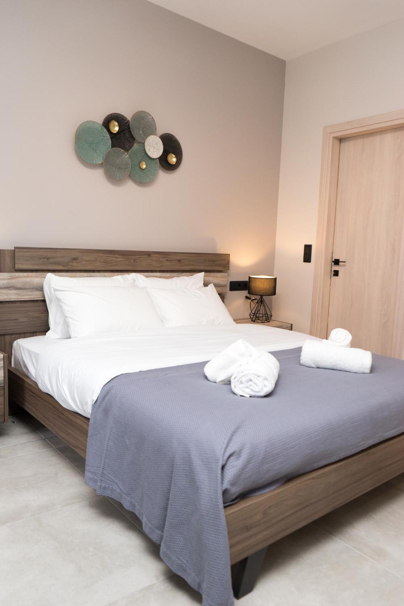 Lorien Center Apartment